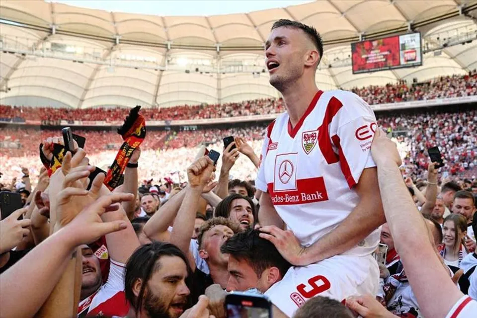 উলভসে তারকা স্ট্রাইকার