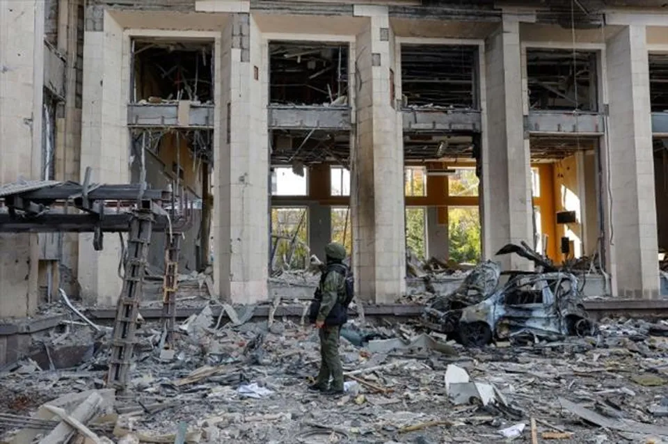 দোনেৎস্ক শহরের প্রশাসন ভবনে হামলায় চার বেসামরিক নাগরিক আহত