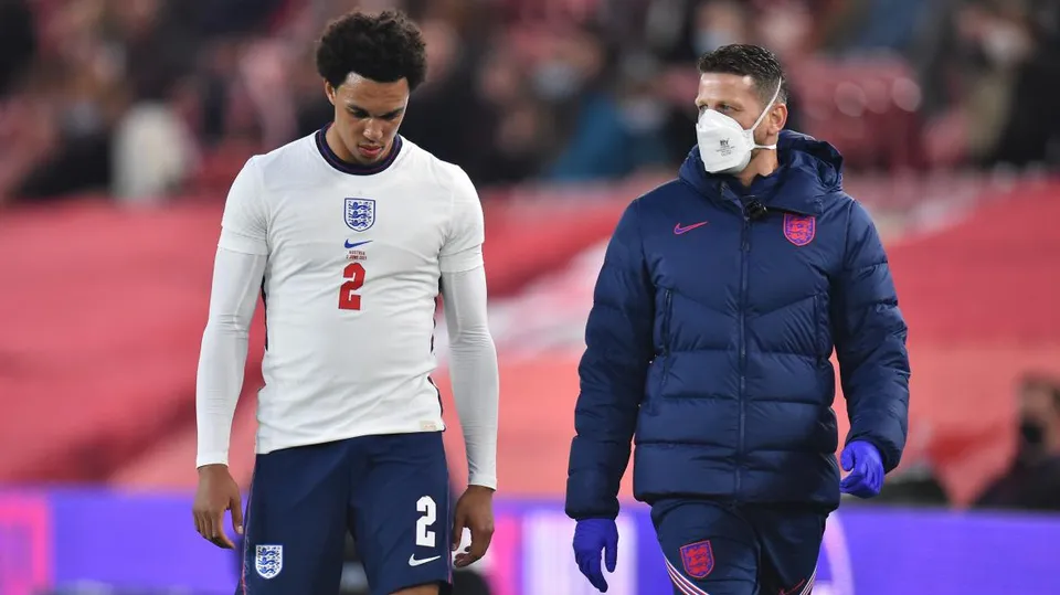 ইউরো ২০২০ থেকে বাদ পড়লেন আর্নল্ড