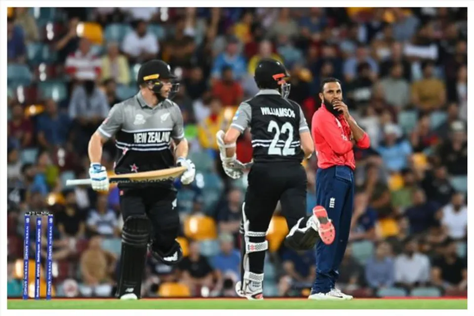 ইংল্যান্ডের বিরুদ্ধে অর্ধশতরান করলেন গ্লেন ফিলিপস