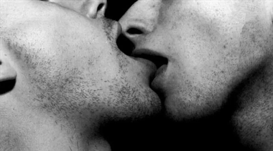 স্মুচ করার সময় এগুলোও চলতে পারে