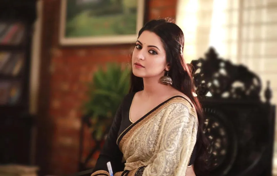 আবারও শিরনামে পরীমণি