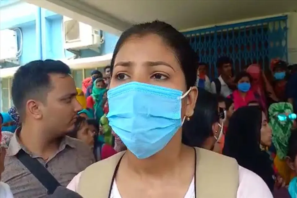 অনলাইনে পরীক্ষার দাবিতে বিক্ষোভ, শুনুন ছাত্রীর বক্তব্য