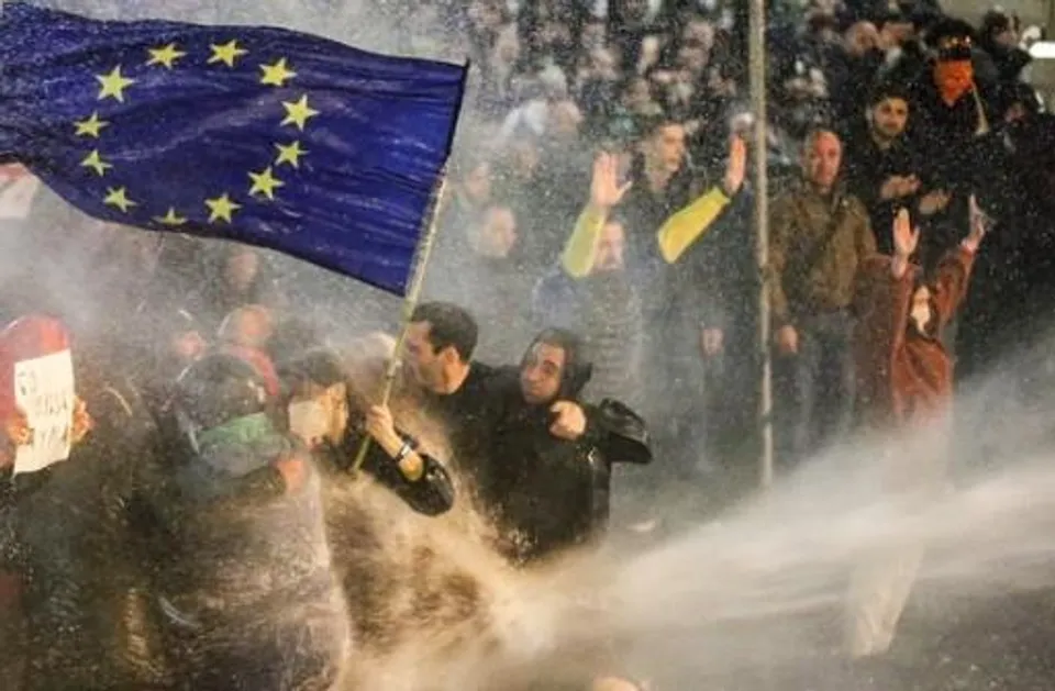 জর্জিয়ার পার্লামেন্টে বিক্ষোভের পর বিতর্কিত বিল আনুষ্ঠানিকভাবে প্রত্যাহার