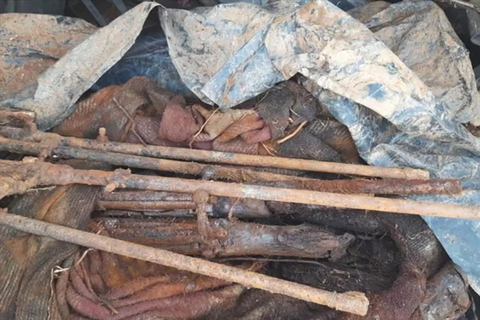 মাটি খননের সময় উদ্ধার আগ্নেয়াস্ত্র, গোলাবারুদ