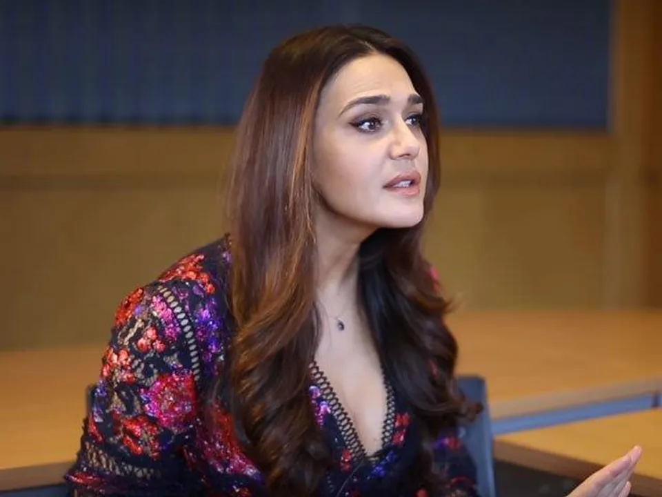 লস অ্যাঞ্জেলেসে প্রীতি জিনতার দিওয়ালি উদযাপনের এক ঝলক