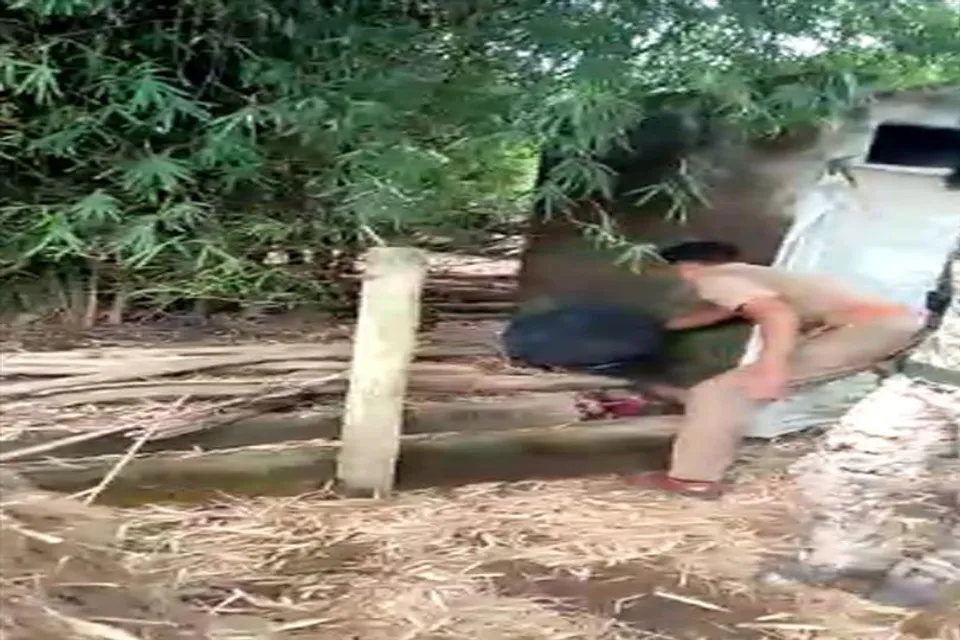 চোলাই মদের ঠেকে হানা পুলিশের