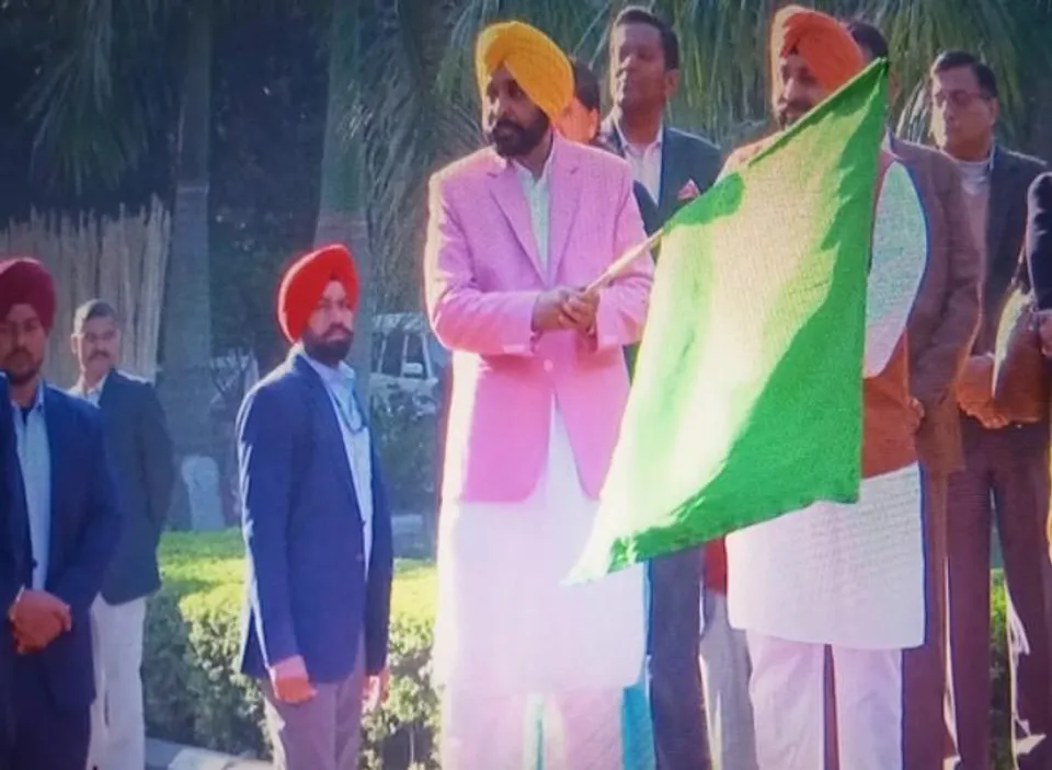 প্রশিক্ষণের জন্য ৩৬ জন স্কুল প্রিন্সিপালের প্রথম ব্যাচ সিঙ্গাপুরে পাঠাল পাঞ্জাব সরকার