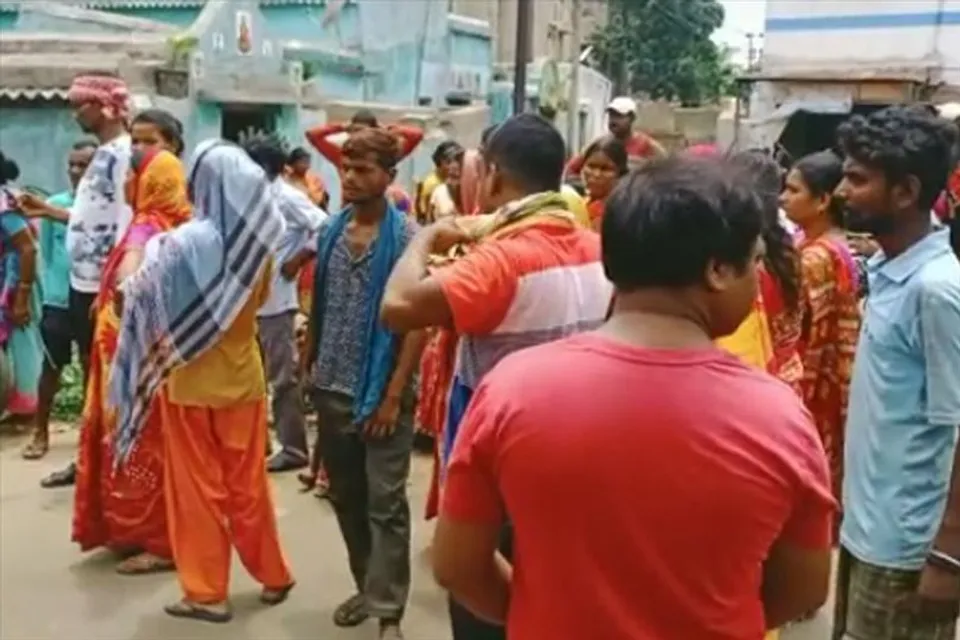 বিদ্যুৎস্পৃষ্ট হয়ে মৃত্যু চতুর্থ শ্রেণীর ছাত্রীর