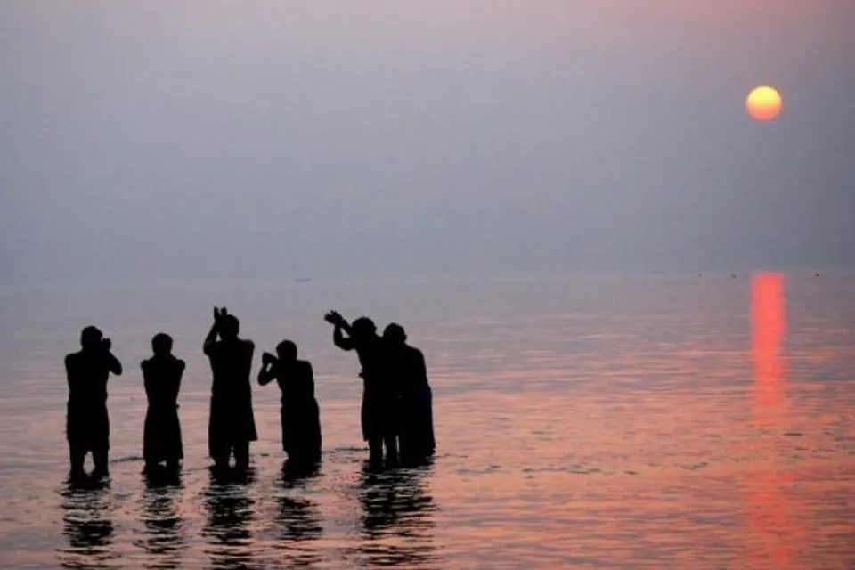 তীর্থ মুখে পুণ্যার্থীদের ভিড়