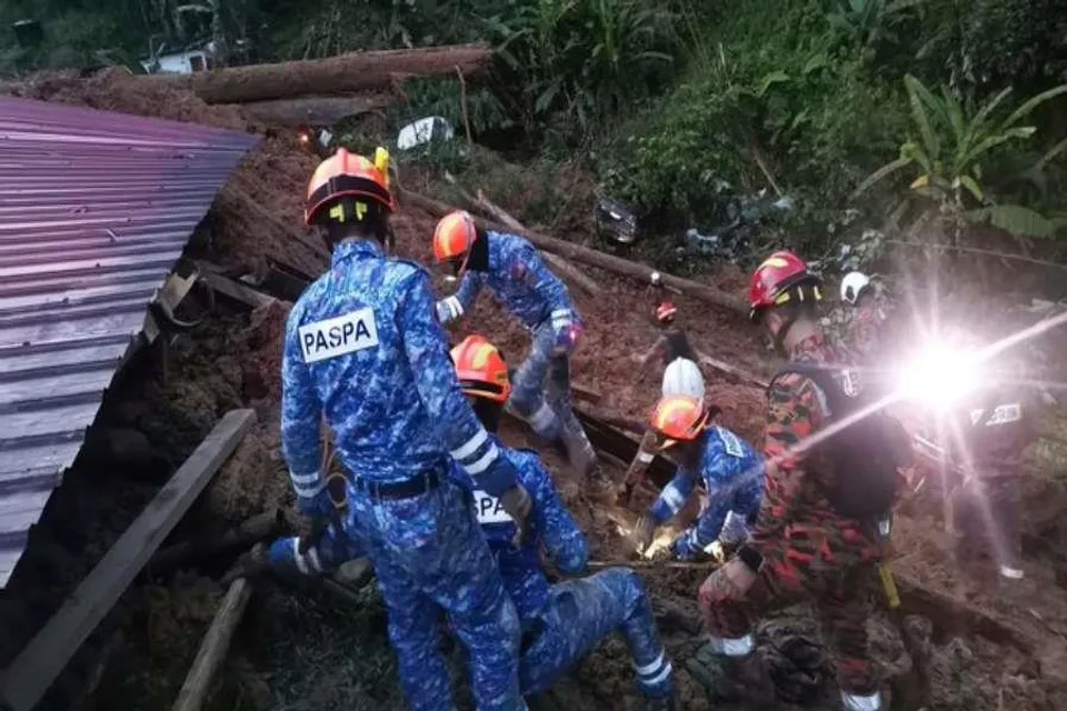 মালয়েশিয়ায় ভূমিধস: সামনে এল উদ্ধারকার্যের ভিডিও, দেখুন