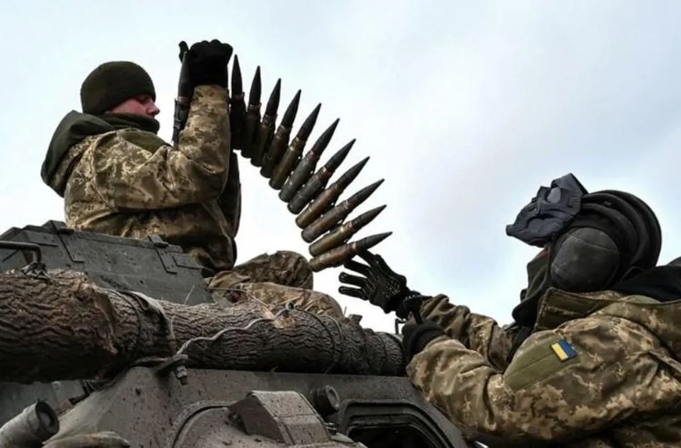 ইউক্রেনে অস্ত্র রফতানিতে বাধা অপসারণের প্রস্তাব দিয়েছে সুইস সংস্থা