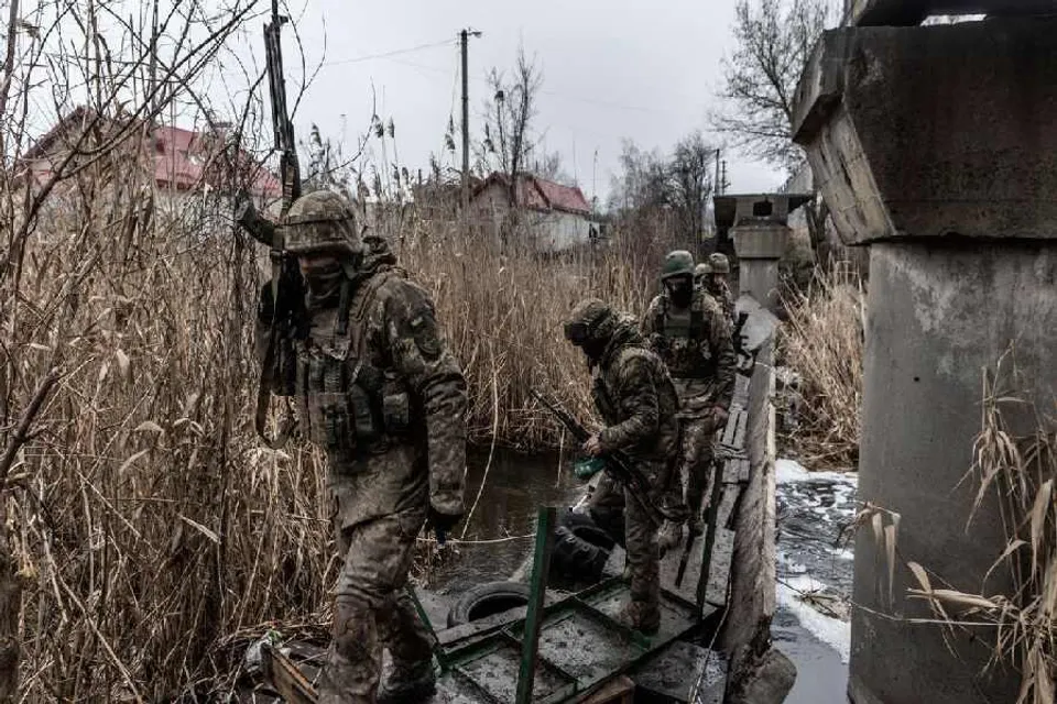 রাশিয়া পূর্ব সারিতে বাখমুতের আশেপাশে আক্রমণ শুরু করেছে