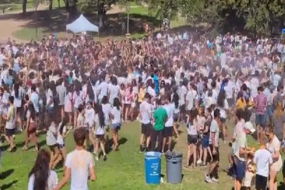 টেক্সাসে হোলি উদযাপন, দেখুন ভিডিও