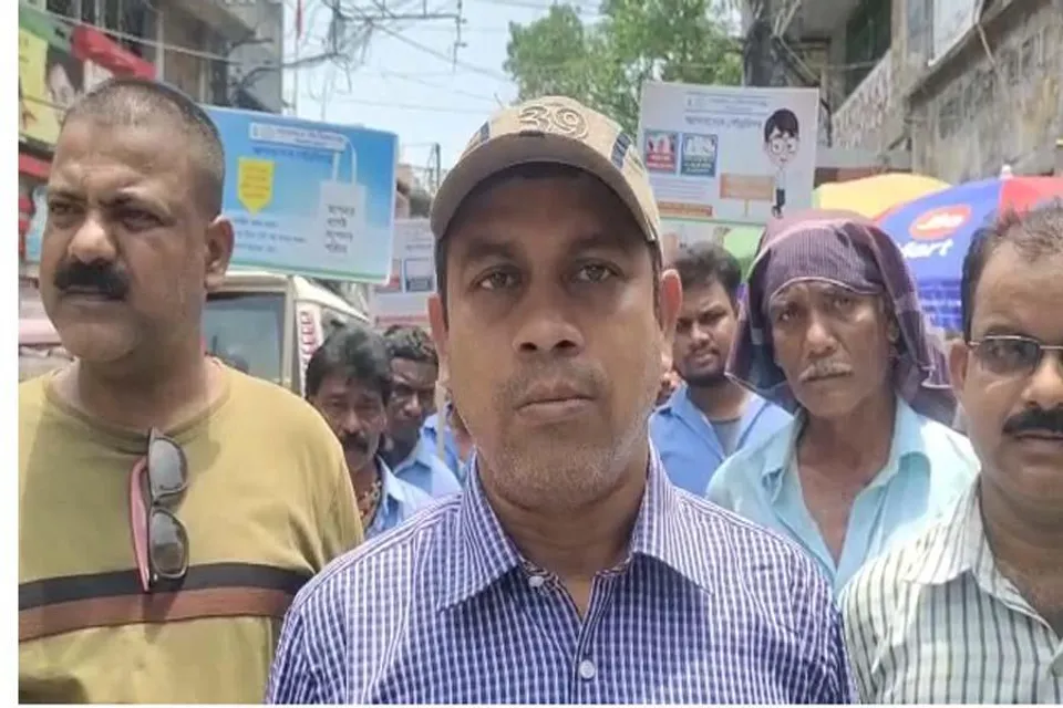 প্লাস্টিক ক্যারিব্যাগ বন্ধ করতে এএমসির সচেতনতা প্রচার নিয়ামতপুরে, শুনুন আধিকারিকের বক্তব্য