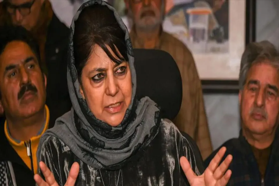 ডায়লগই একমাত্র উপায়, কেন এমন বললেন মেহেবুবা মুফতি?