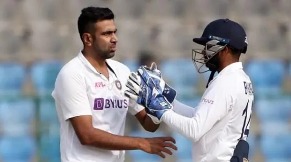 অশ্বিন ছুঁয়ে ফেললেন হরভজনকে