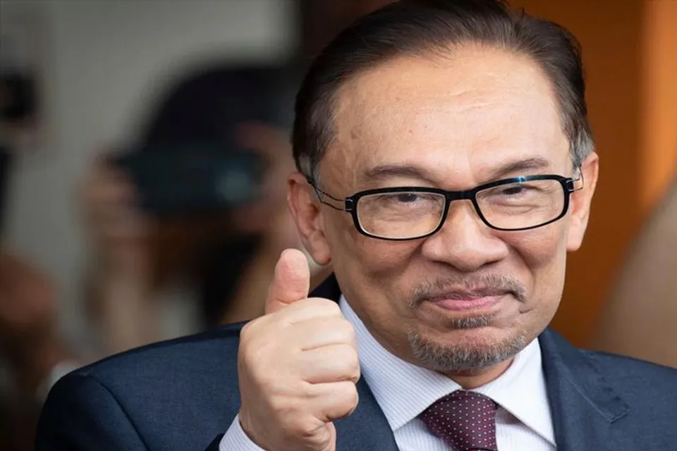 প্রথম বিদেশ সফরে ইন্দোনেশিয়া যাচ্ছেন আনোয়ার ইব্রাহিম