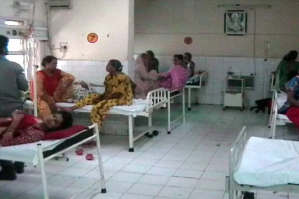 হাসপাতালের মেঝেতে সন্তান প্রসবে বাধ্য হলেন মহিলা, কাঠগড়ায় 'বিশ্ব-মানের স্বাস্থ্য মডেল'