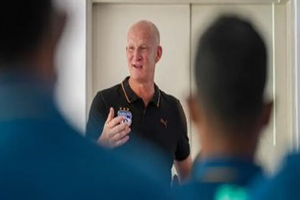 চাপে থাকবে বেঙ্গালুরু