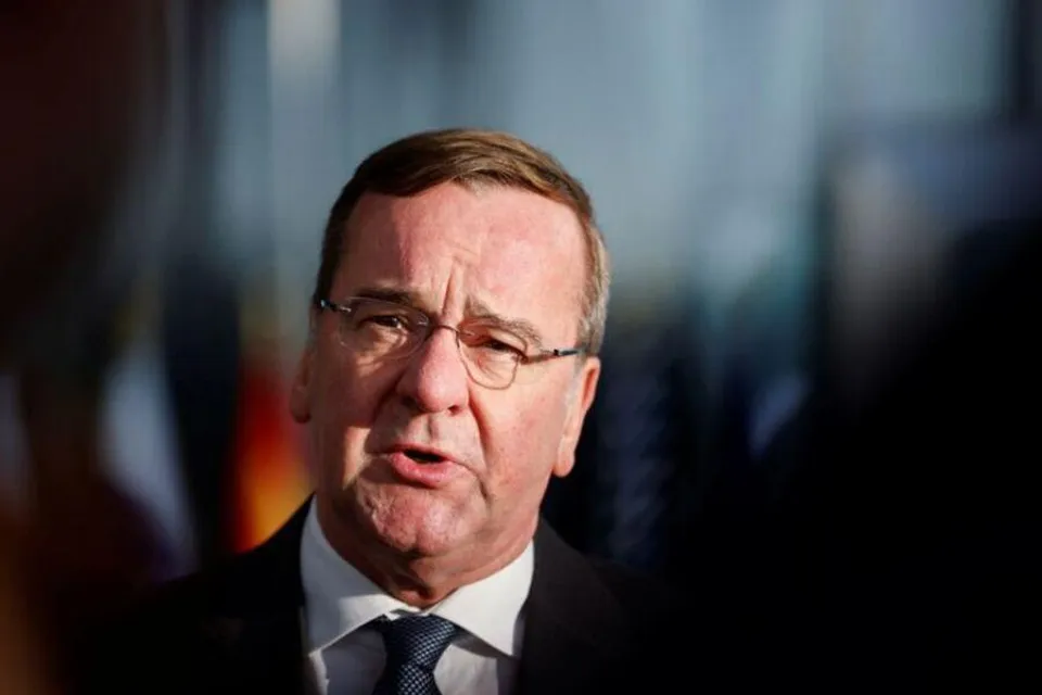 ইউক্রেনের জন্য  গোলাবারুদের  উৎপাদন পুনরায় শুরু করবে জার্মানি