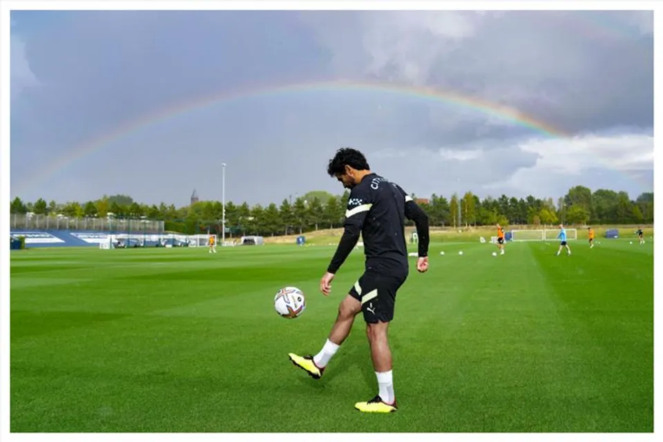 সমর্থকদের জন্য ভ্রমণের প্যাকেজ আনল ম্যানচেস্টার