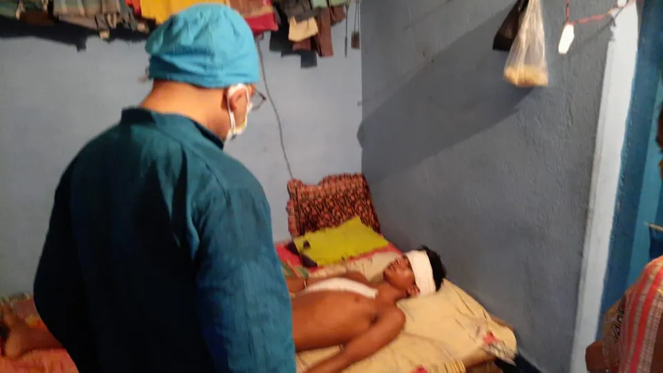 পথ দুর্ঘটনায় আহত ও মৃত ব্যক্তিদের পরিবারের পাশে তৃণমূল জেলা সভাপতি