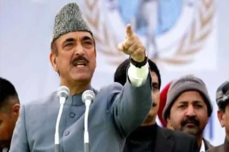 রাহুল, সোনিয়া, প্রিয়াঙ্কা ছাড়া দলে আর কেউই থাকবে নাঃ বিজেপি