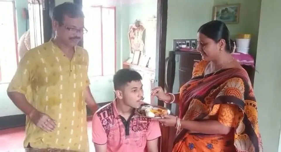 মাধ্যমিকে দশম পশ্চিম মেদিনীপুরের অয়ন কুমার পাল