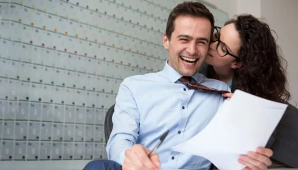 বোরিং পার্টনারকে উত্তেজিত করতে হালকা ইয়ারলোব, জানেন সেটি কি?