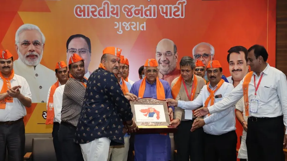 পদ্ম শিবিরে ৫০০ চিকিৎসক