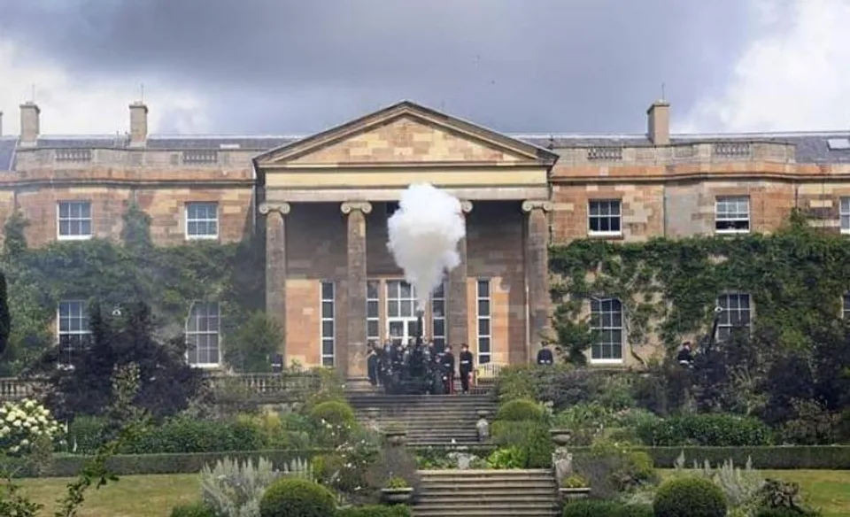 উত্তর আয়ারল্যান্ডে ২১-বন্দুকের স্যালুট