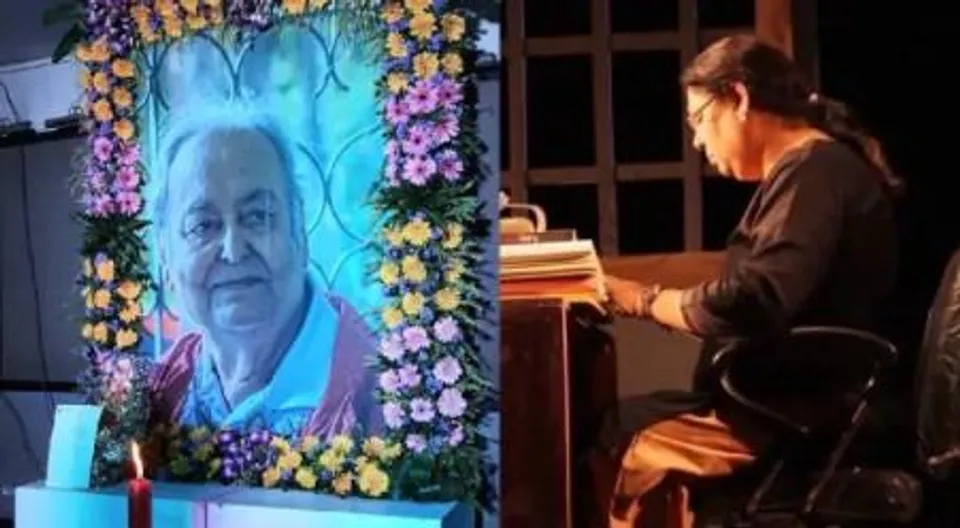 মৃত্যুবার্ষিকীতে সৌমিত্র-স্মরণ কন্যা পৌলমীর