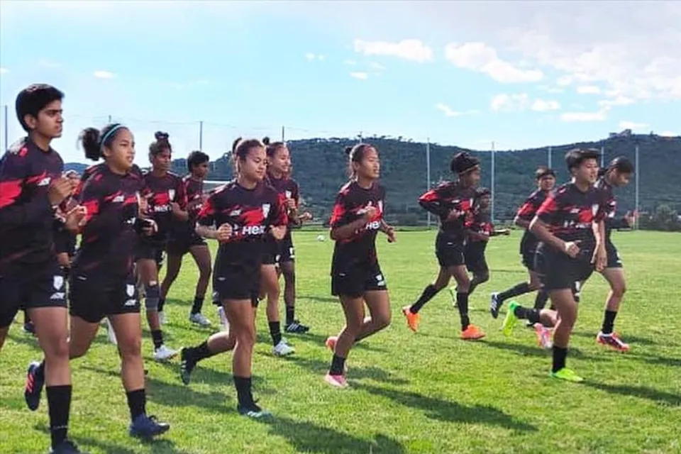 বার্সেলোনা ক্লাবের বিরুদ্ধে নামার জন্য প্রস্তুত ভারত