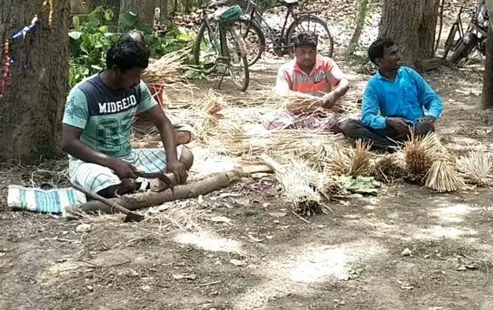 ঝাড়গ্রামের আদিবাসী মার্কেটে কল্যাণ সমিতির উদ্যোগে ‘বাহা মাঃ মড়ে বঙ্গা’ অনুষ্ঠানের প্রস্তুতি চলছে জোর কদমে