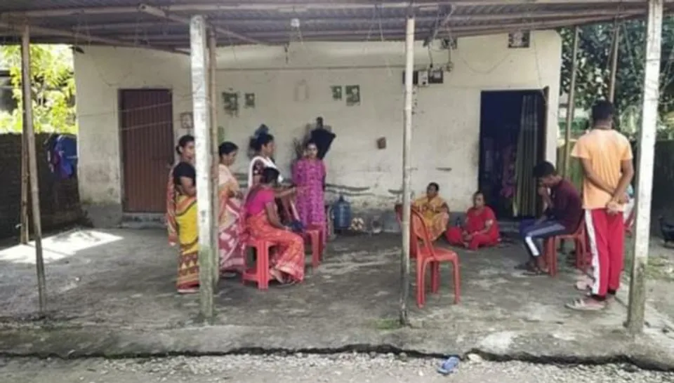 বাড়ির মধ্যে কাঁঠাল গাছে ঝুলন্ত মৃতদেহ