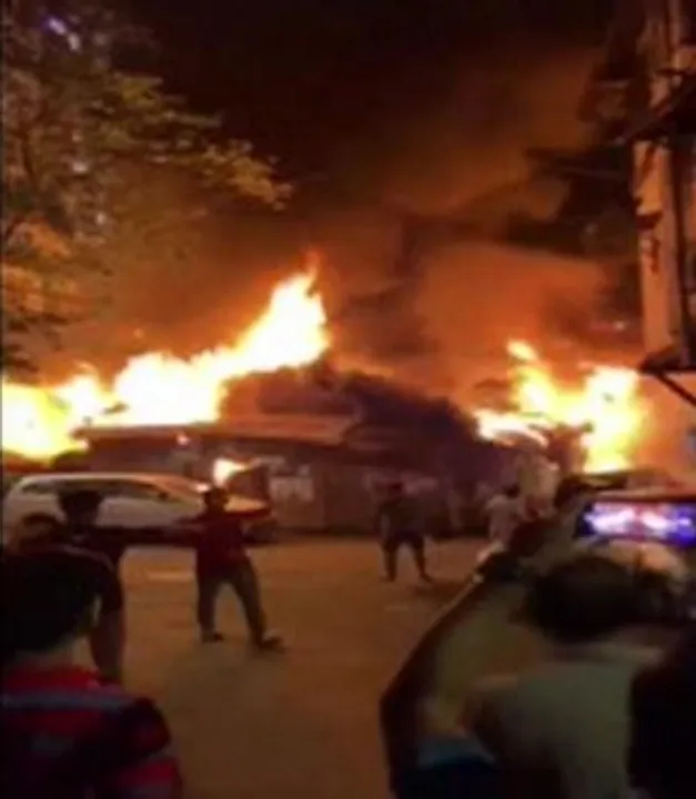 মুম্বইয়ের গিরগাঁওয়ে আগুন