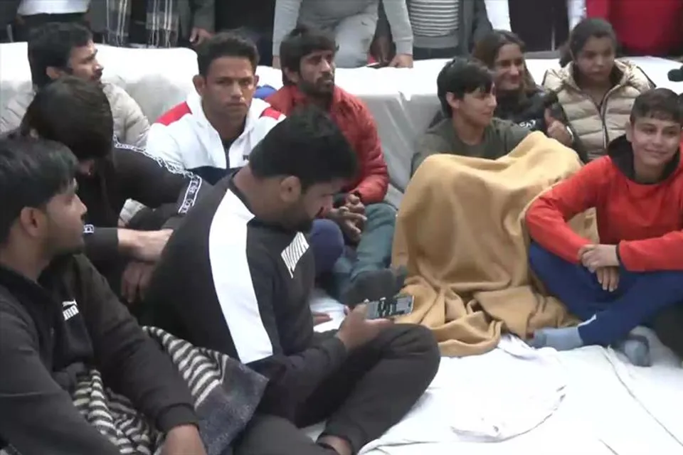 দ্বিতীয় দিনে পড়ল ভারতীয় কুস্তিগীরদের বিক্ষোভ