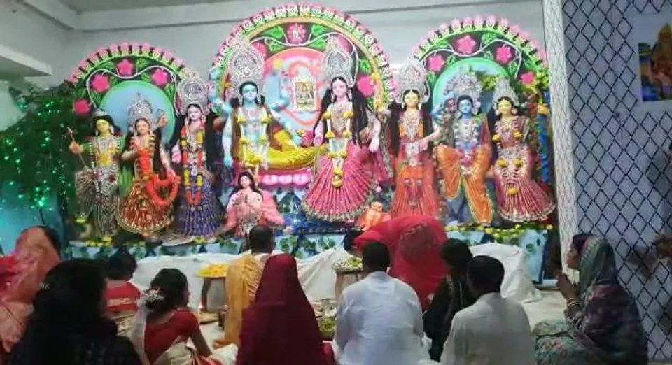 বাংলাদেশেও মহা সাড়ম্বরে পালিত হয়েছে হিন্দু সম্প্রদায়ের অন্যতম ধর্মীয় উৎসব লক্ষ্মীপূজা