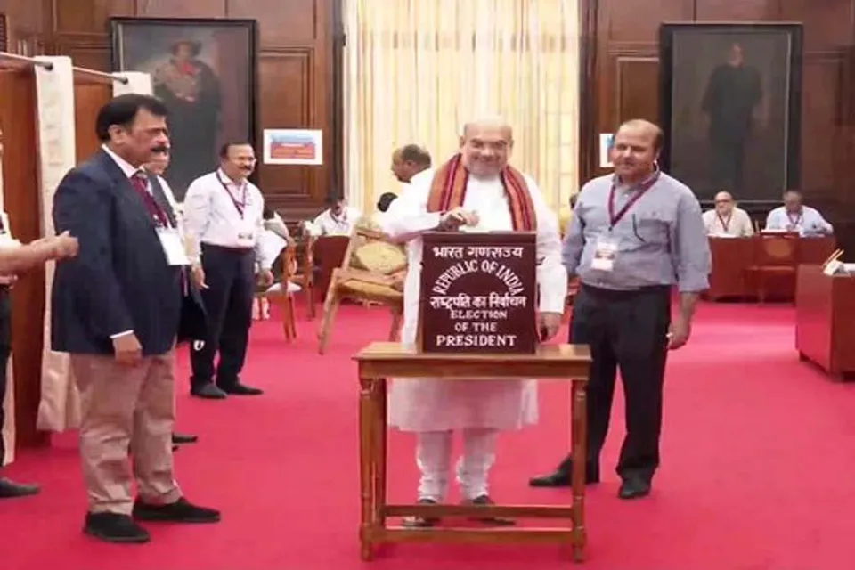 ভোট দিলেন অমিত শাহ