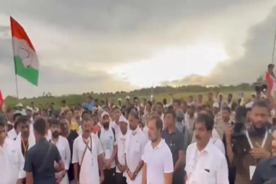 ভারত জোড়ো যাত্রা চলাকালীন মুলায়ম সিং যাদবের জন্য নীরবতা পালন করলেন রাহুল