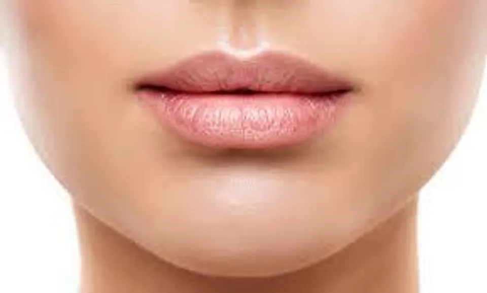 শীতে ঠোঁট ফাটা বন্ধ হওয়ার অব্যর্থ টোটকা