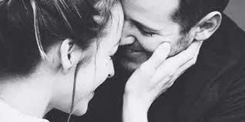 ঠোঁট স্পর্শ না করেই এই কিসের মাধ্যমে সহজেই মনোমালিন্য দূর করুন