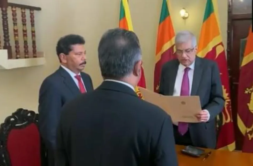 শ্রীলঙ্কার ভারপ্রাপ্ত রাষ্ট্রপতি পদে শপথ নিলেন রনিল বিক্রমাসিংহে