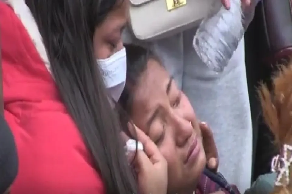 নেপাল বিমান দুর্ঘটনা: মৃতদেহ হস্তান্তর শুরু, কান্নায় ভেঙে পড়েছেন পরিবারের সদস্যরা- দেখুন ভিডিও