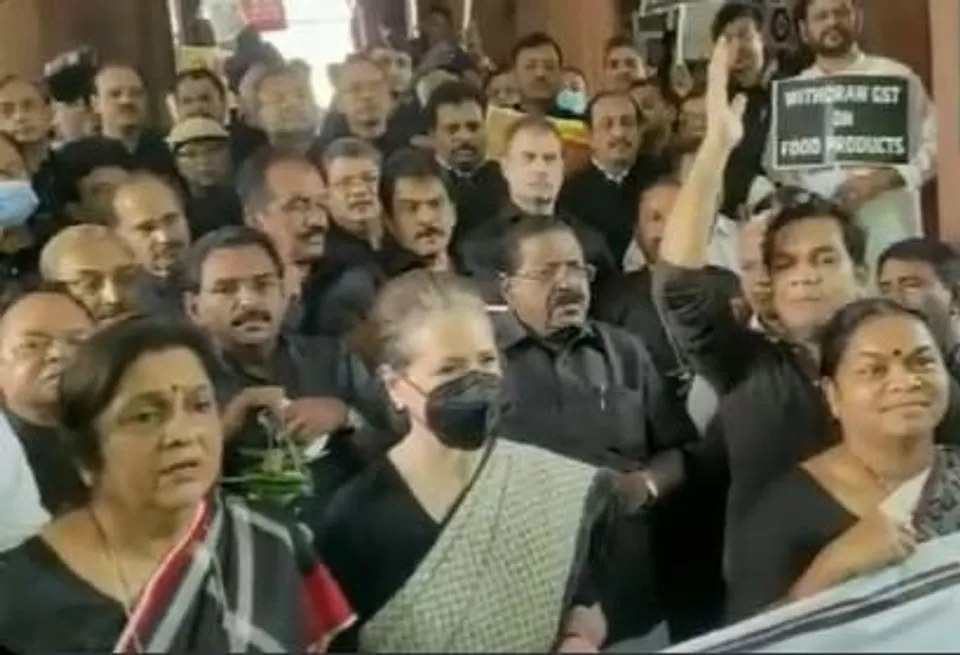 মূল্যবৃদ্ধি ও বেকারত্বের প্রতিবাদ, কালো জামা পরে সংসদে রাহুল গান্ধি