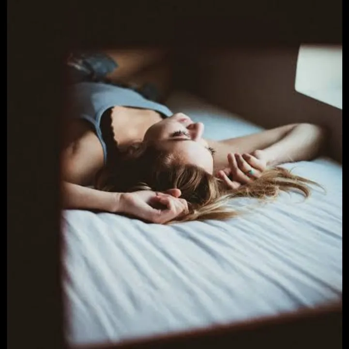 বিয়ের আগে কেন সেক্সের জন্য 'পাগল' হন মেয়েরা? জানুন