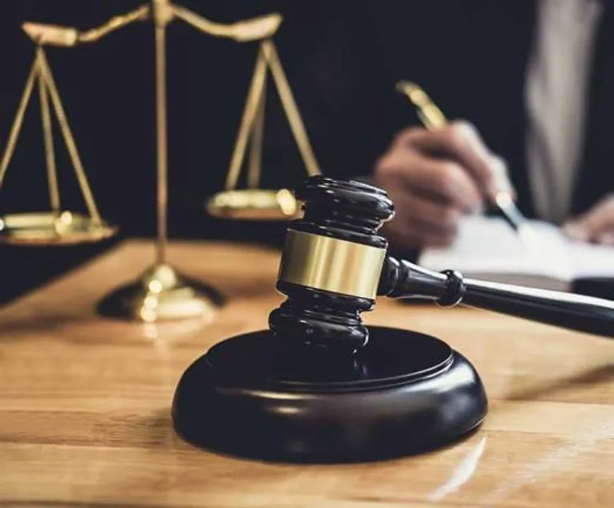 ধর্ষণের অভিযোগে প্রাক্তন কেন্দ্রীয় মন্ত্রীর বিরুদ্ধে এফআইআর করার নির্দেশ আদালতের