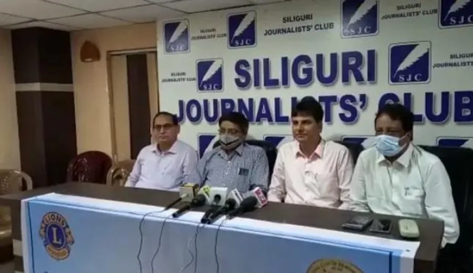 শিক্ষক দিবসে অবসরপ্রাপ্ত শিক্ষক-শিক্ষিকাদের টিকাকরণের বিশেষ উদ্যোগ