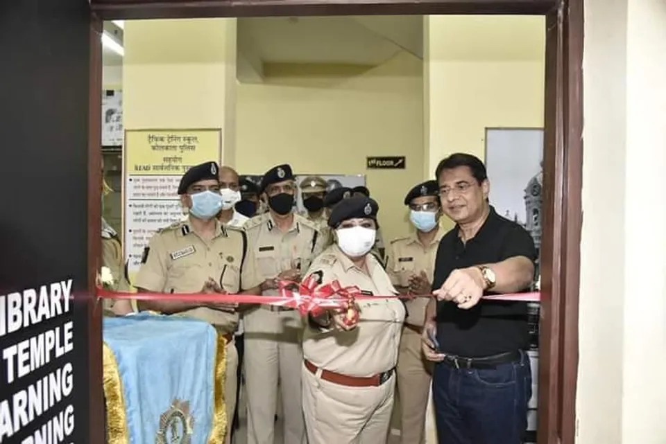 ট্রাফিক ট্রেনিং স্কুলের লাইব্রেরি উদ্বোধন